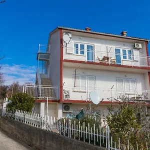 With A Parking Space - 13450 Apartman
